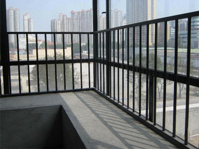 鋅鋼陽臺(tái)護(hù)欄