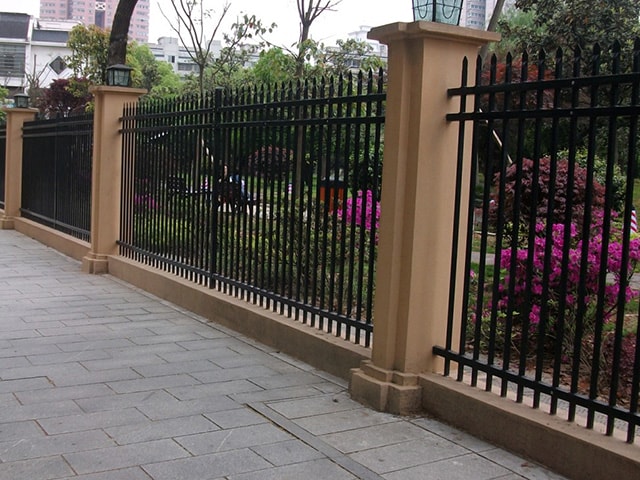 學(xué)校鋅鋼護(hù)欄
