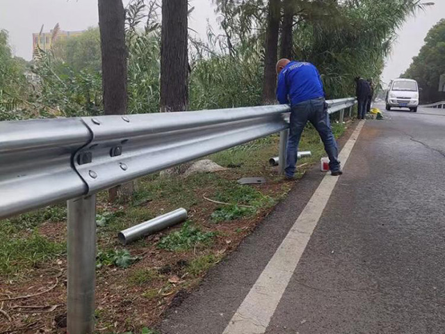 雙波護欄板