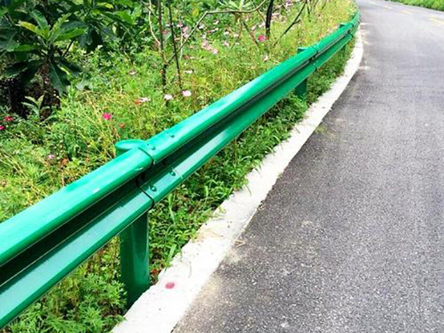 噴塑護(hù)欄板